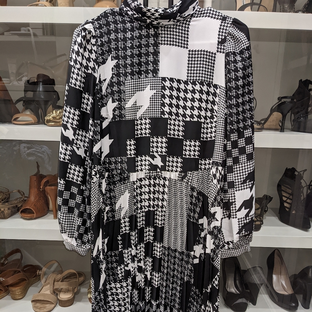 Black and white pleated dress